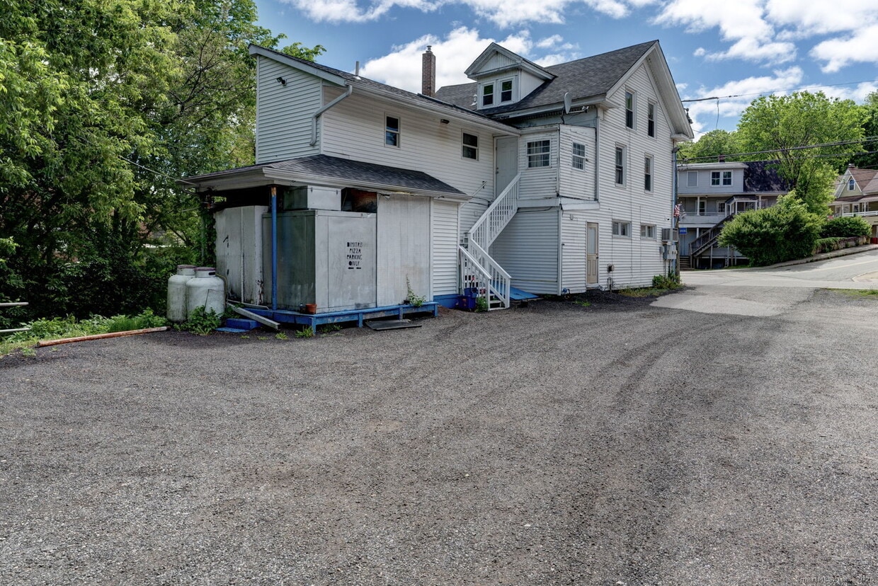 Primary Photo - 49 W Main St