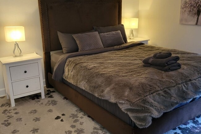 Building Photo - 305 All. Paisible