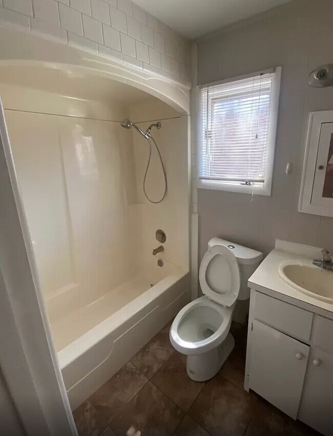 Foto del edificio - Spacious 2 Bedroom home