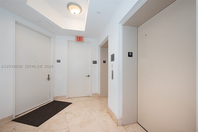 Foto del edificio - 16001 Collins Ave