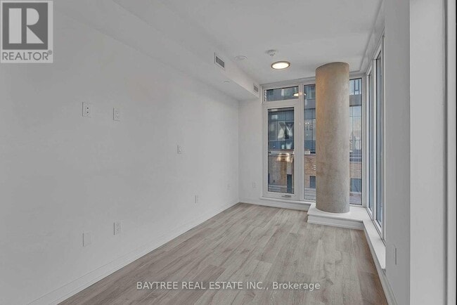 Building Photo - 2 Augusta Ave