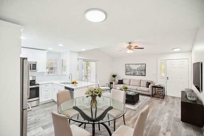 Building Photo - South Bay Plantation Apartments