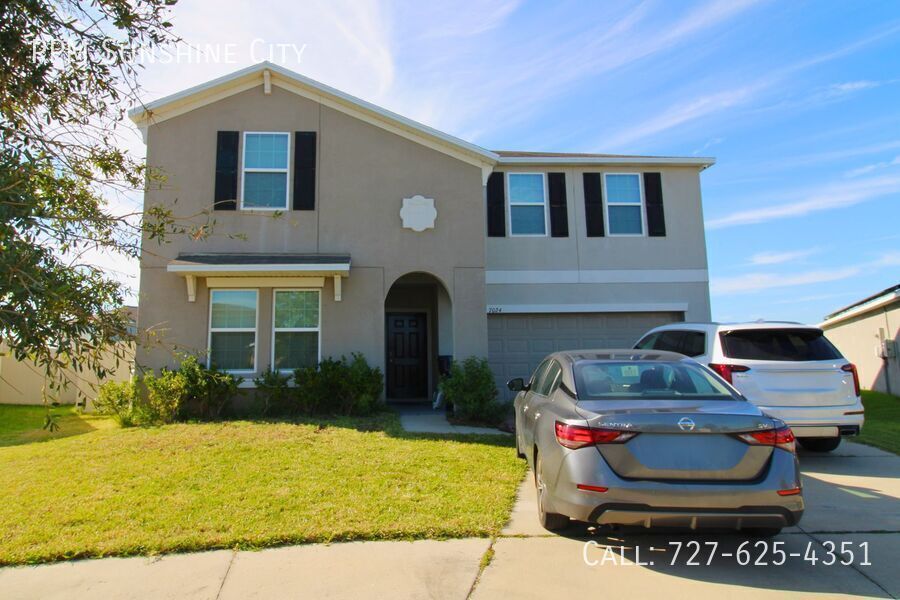 Primary Photo - Spacious Living Awaits: Your Dream Home wi...