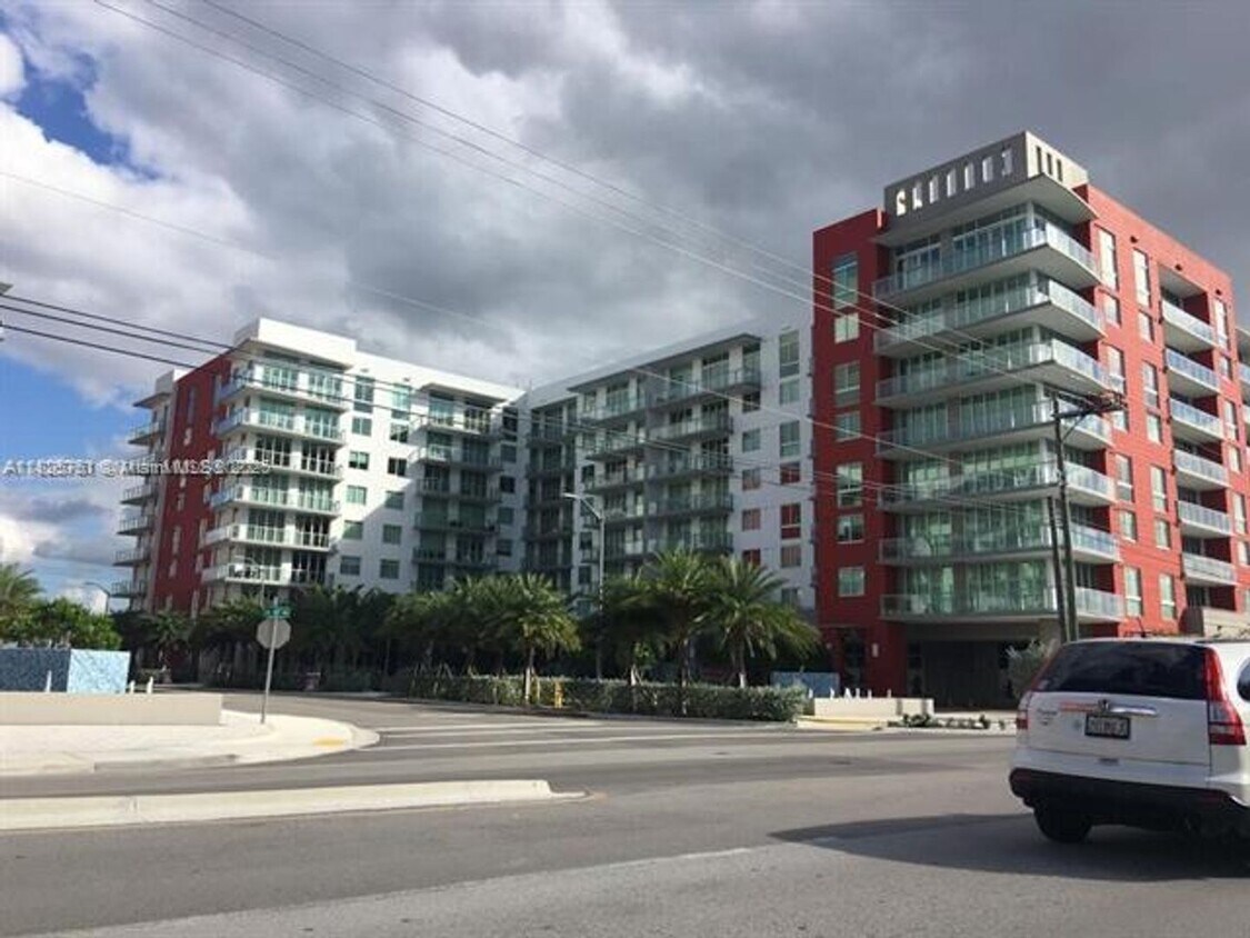 Primary Photo - 7751 NW 107th Ave