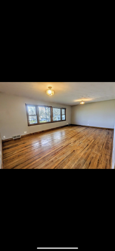 Foto principal - 10506 Hilltop Rd