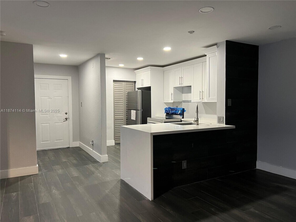 Foto principal - 11233 W Atlantic Blvd