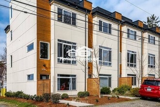 Building Photo - 10361 Ashworth Ave N