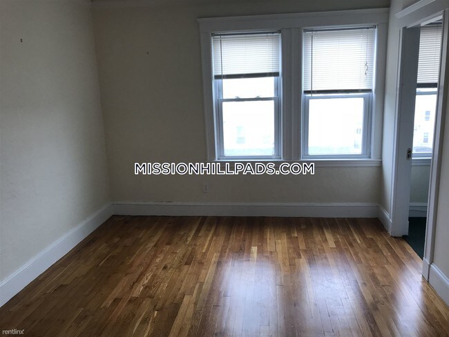 Building Photo - 20 Sachem St