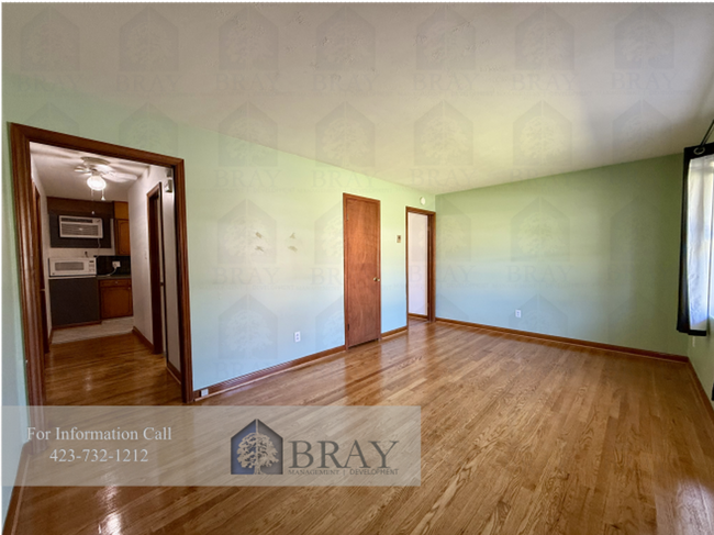 Foto del edificio - Charming 2-Bedroom Brick Duplex in a Prime...