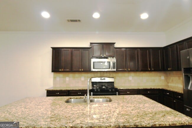 Foto del edificio - 726 Garbrooke Dr