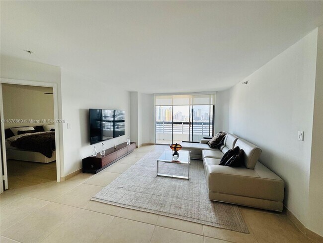 Foto del edificio - 3530 Mystic Pointe Dr