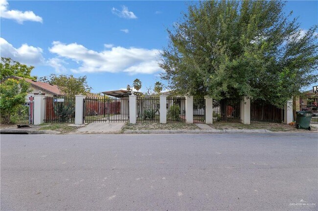 Foto del edificio - 1814 Mimosa St