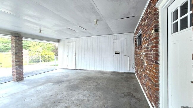 Building Photo - 344 Burgess Pl