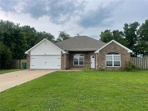 Building Photo - 460 Kate Dr