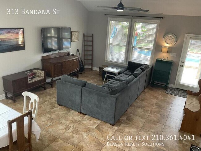 Foto del edificio - 313 Bandana St