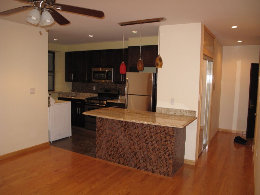 Foto principal - 610 W 196th St