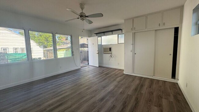 Foto del edificio - 7948 Caldwell Ave