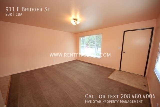 Building Photo - 911 E Bridger St