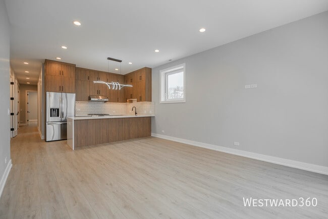 Building Photo - 3738 S Calumet Ave