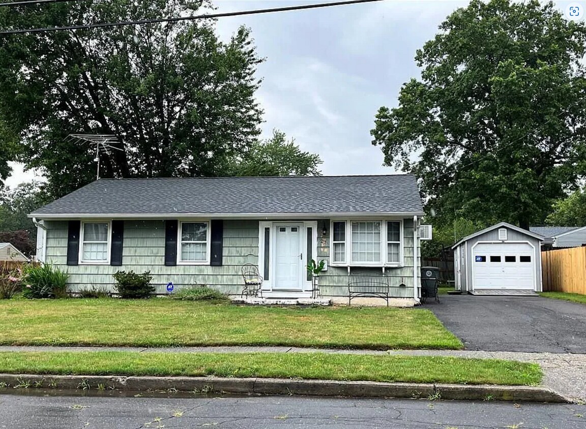 Primary Photo - 27 Windsong Ln