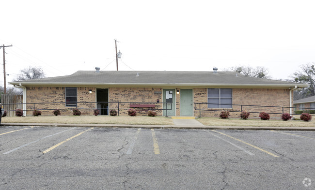 Building Photo - West Hylands Apartments