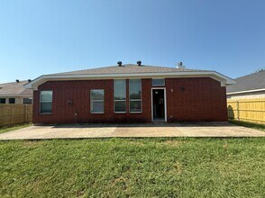 Building Photo - 8424 Cove Meadow Ln
