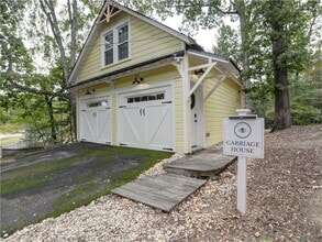 Building Photo - 315 Pine Grove Rd