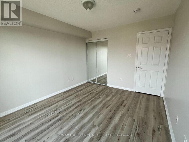 Photo du bâtiment - 250 Sunny Meadow Blvd