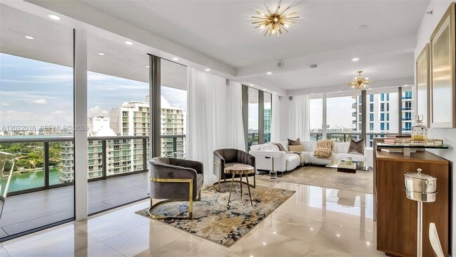 Building Photo - 5875 Collins Ave