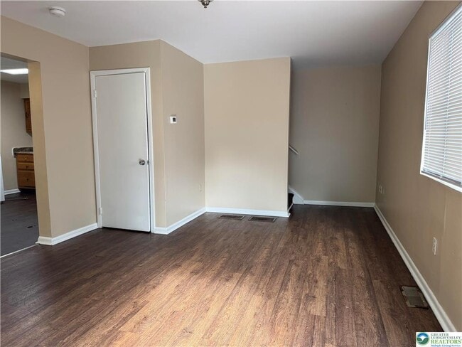 Foto del edificio - 1538 E 8th St