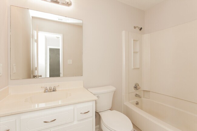 Building Photo - Charming 3 Bedroom in Park Ridge
