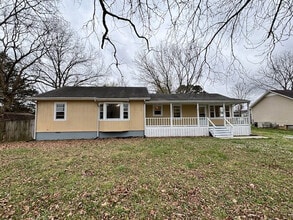 Building Photo - 303 Willow St