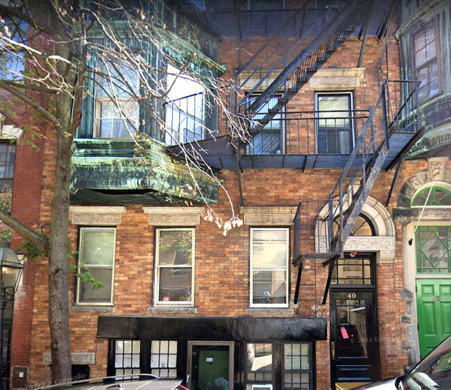 Building Photo - 42 Anderson St