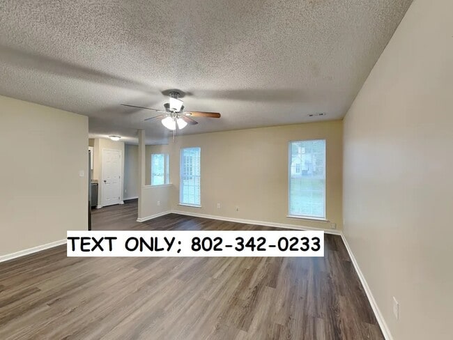 Building Photo - 1807 Oakdale Green Dr