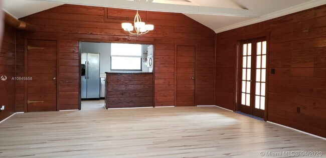 Foto del edificio - 231 NE 23rd Ave