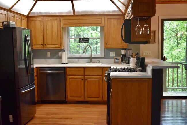 Building Photo - 1606 Persimmon Rd
