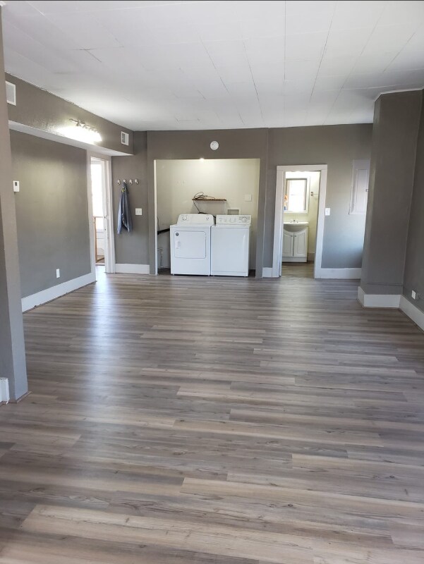 Foto del edificio - 200 N Commercial St