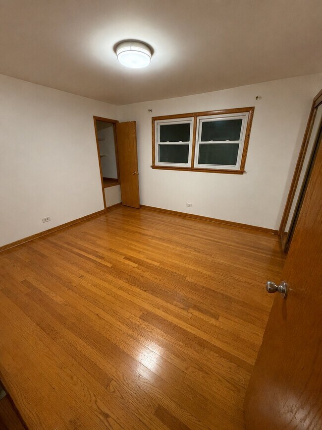 Foto del edificio - 3421 N Oketo Ave