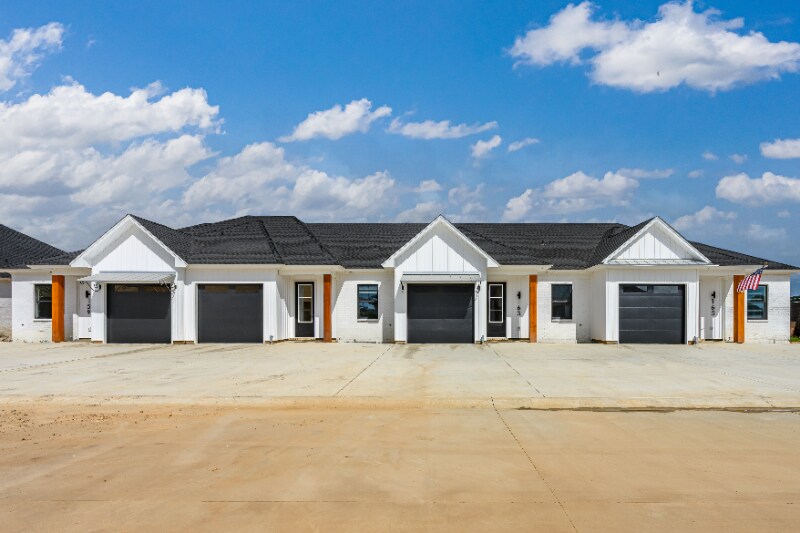 Primary Photo - 128 Perdido Ln