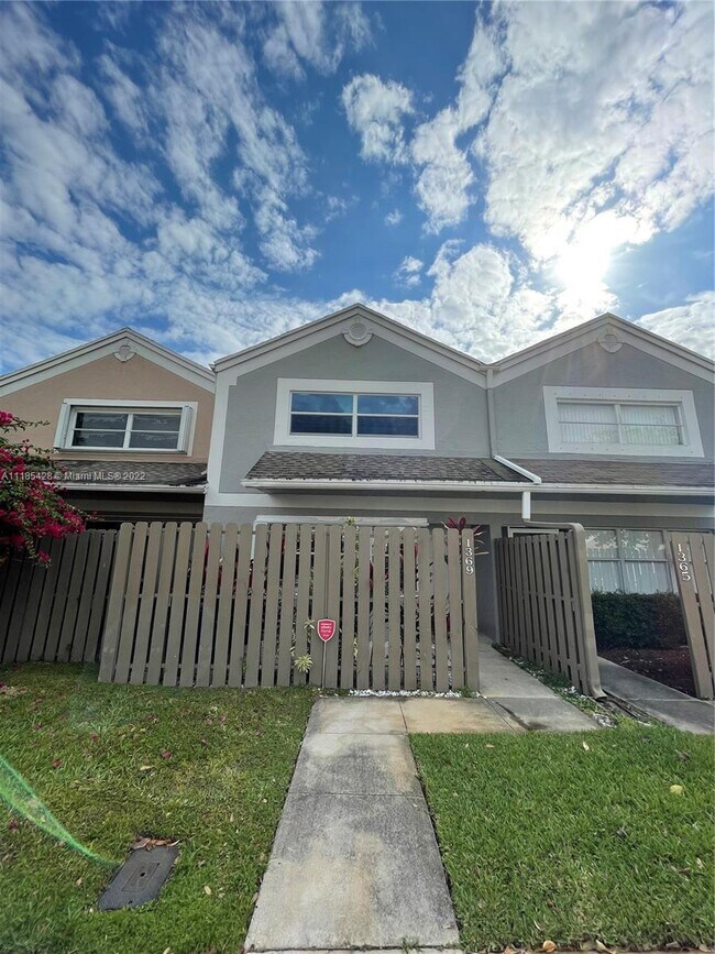 1369 NW 123rd Ave, Pembroke Pines, FL 33026 Townhome Rentals in