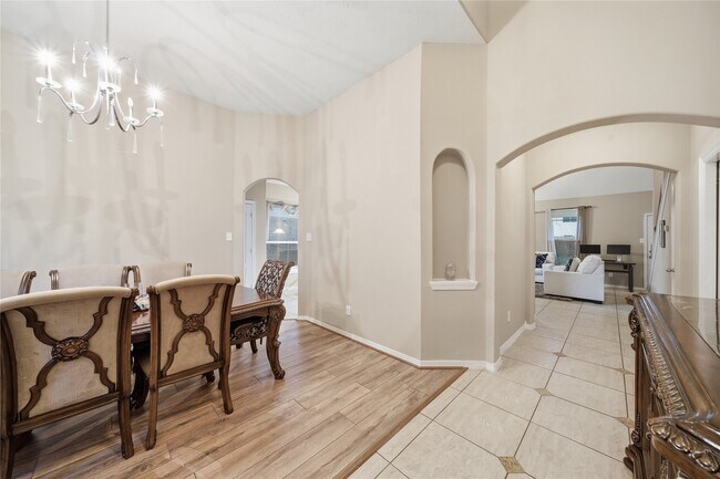 Foto del edificio - 5106 Westwood Pines Dr