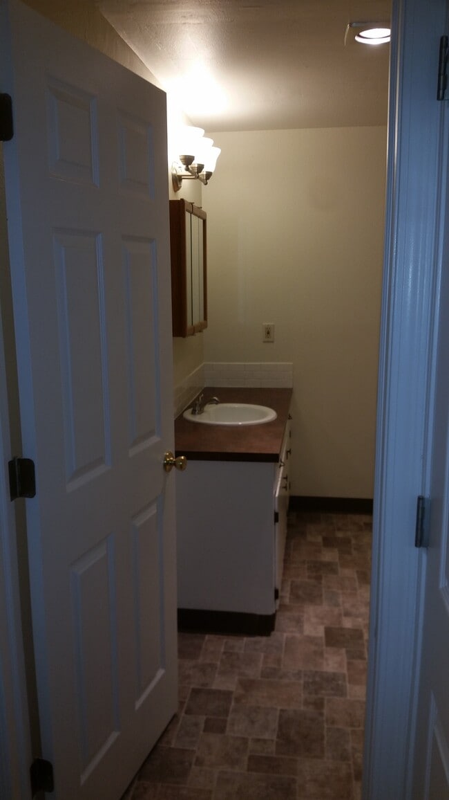 Building Photo - 1444 Salishan St SE