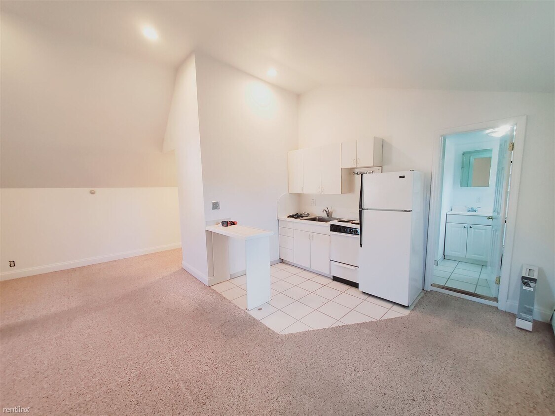 Primary Photo - Studio, 1 bath Condo - 40 Arthur Pl Unit 3