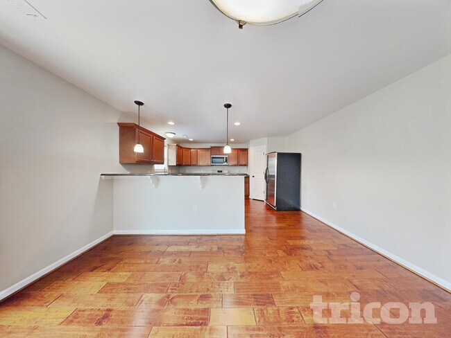 Foto del edificio - 3901 Creekmoore Dr