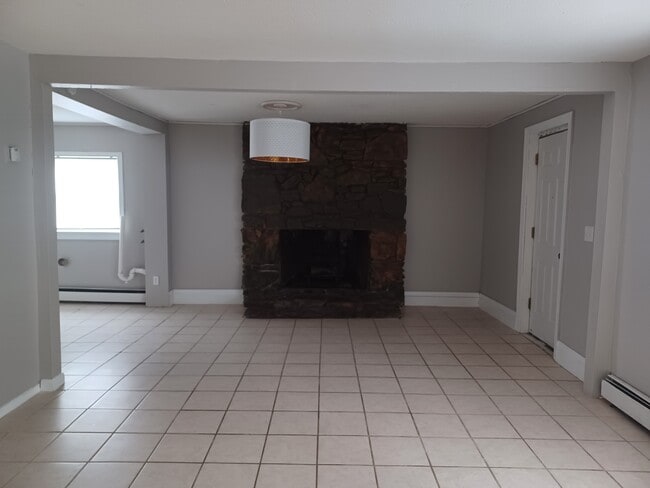 Building Photo - 39 Grove St