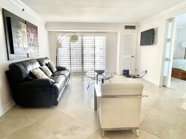 Foto del edificio - 3221 S Ocean Blvd