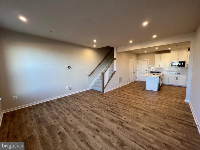 Building Photo - 44581 Wolfhound Sq