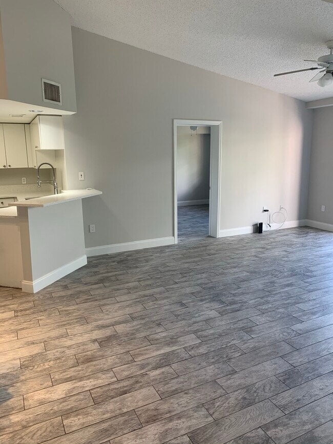 Quartz countertops in kitchen and bathrooms - 2119 SE 10th Ave