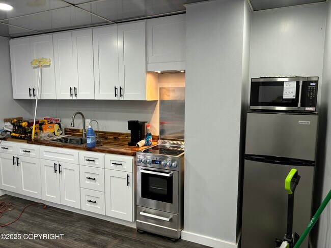 Foto del edificio - 1283-1287 Tongass Ave