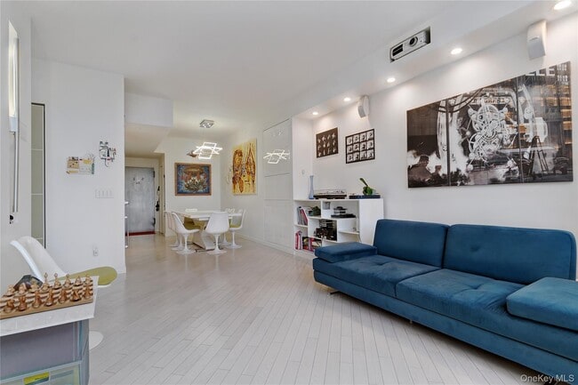 Foto del edificio - 310 E 46th St